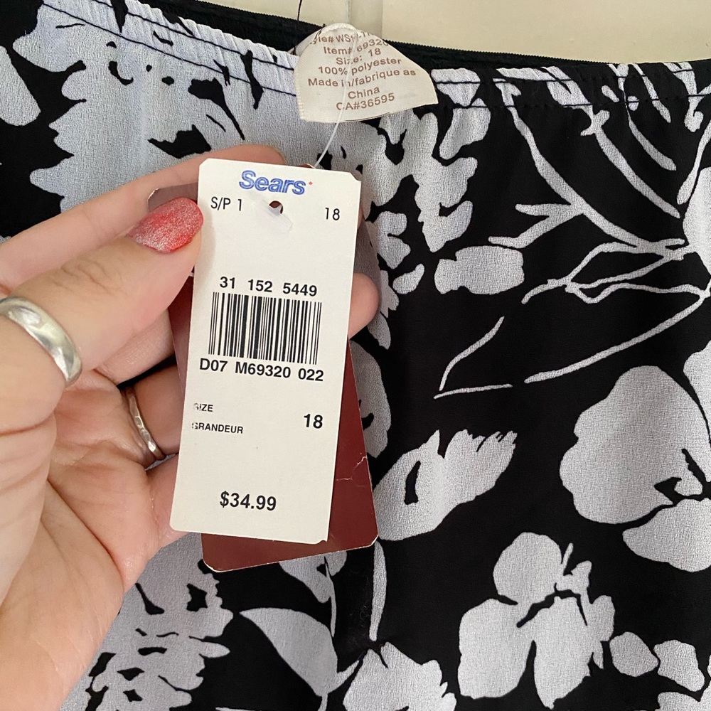 NWT floral skirt - Picture 2 of 6